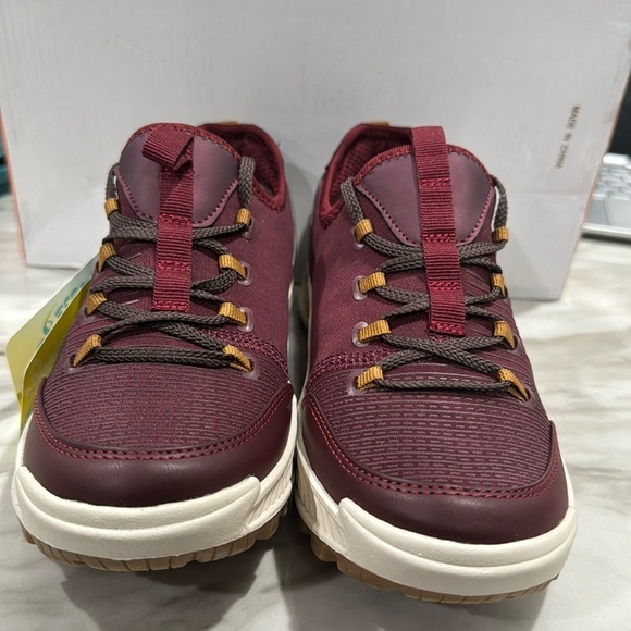 Baretraps,  New 7 MALINA SLIP-ON SNEAKER, Burgundy - Picture 3 of 7